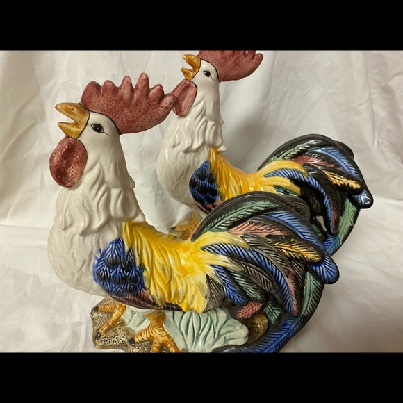 2 Ceramic Roosters - Picture 2 of 5